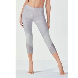 NWT Fabletics Cropped Leggings
